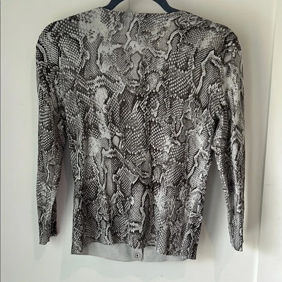 White House Black Market Gray Fitted Cardigan - Picture 3 of 3